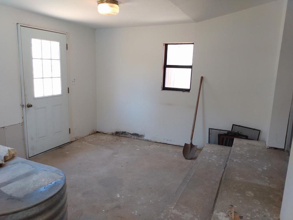 204 S Washita Street — photo 36