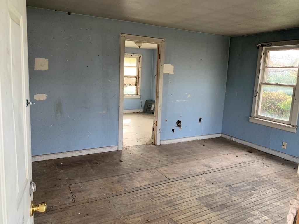 301 S Burns N/A — photo 2