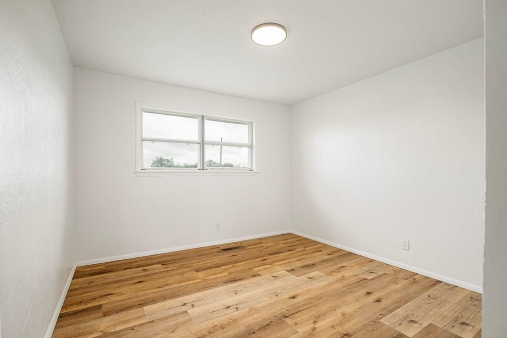 1097 Gray Road — photo 33
