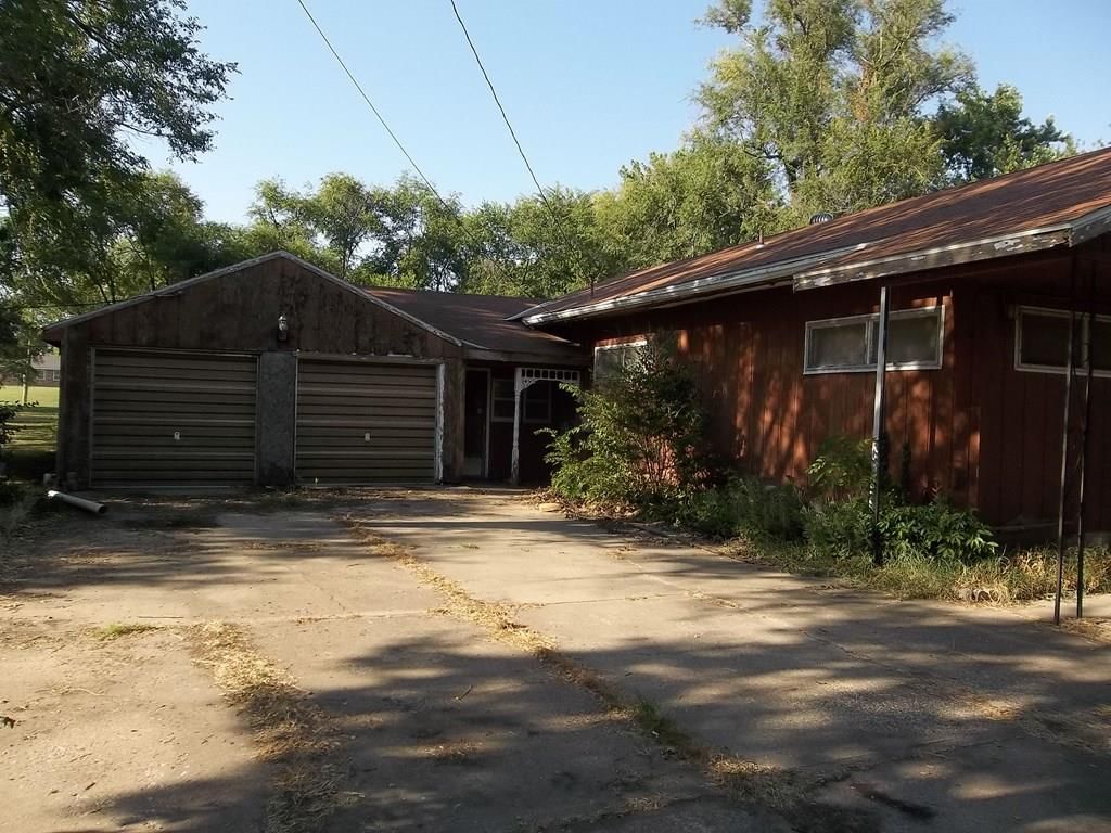 1610 E Carpenter N/A — photo 2