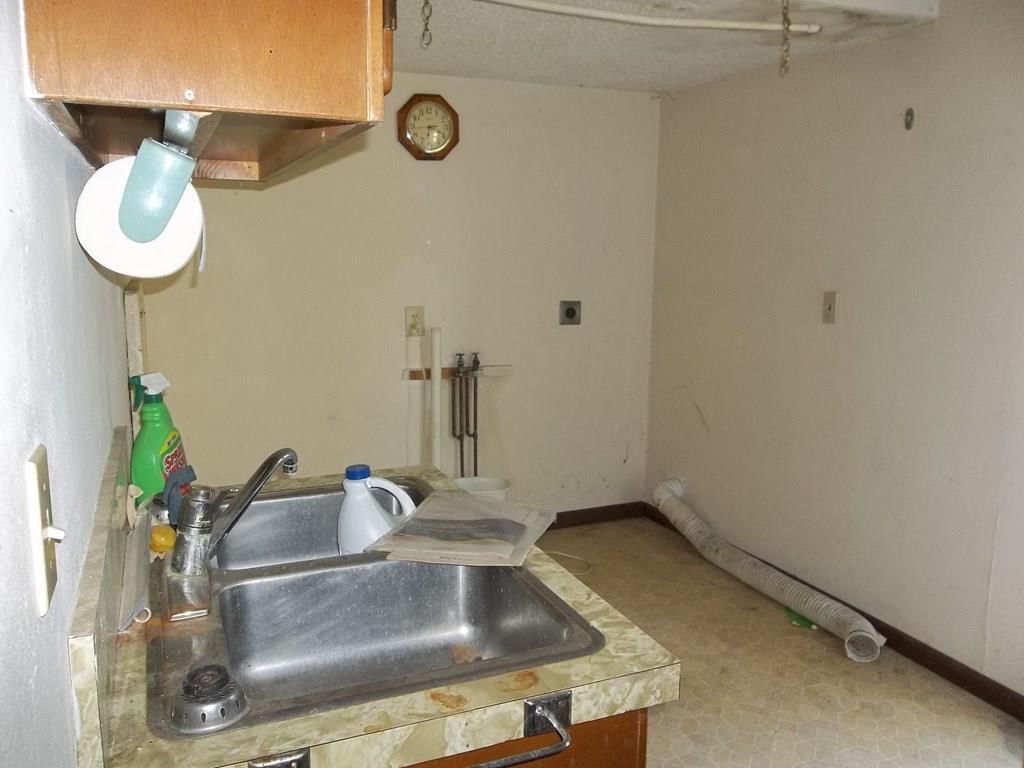 1610 E Carpenter N/A — photo 19