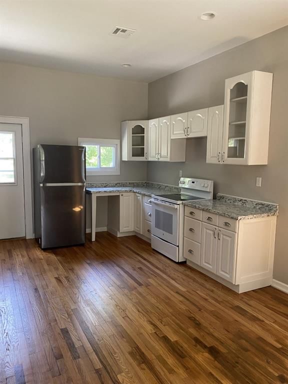 2513 Clark Avenue — photo 6