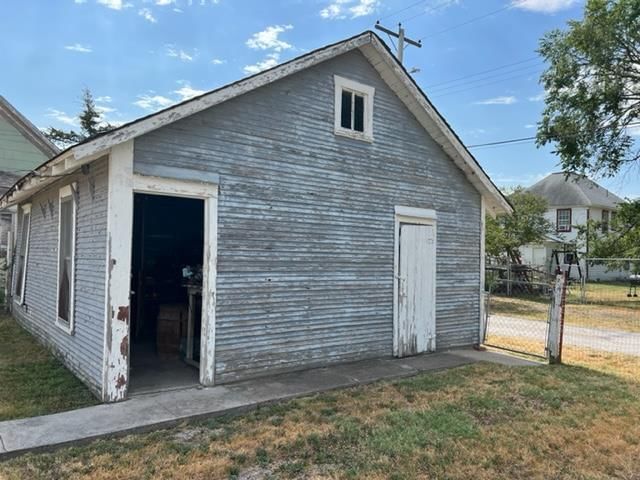203 W 3rd Street — photo 56