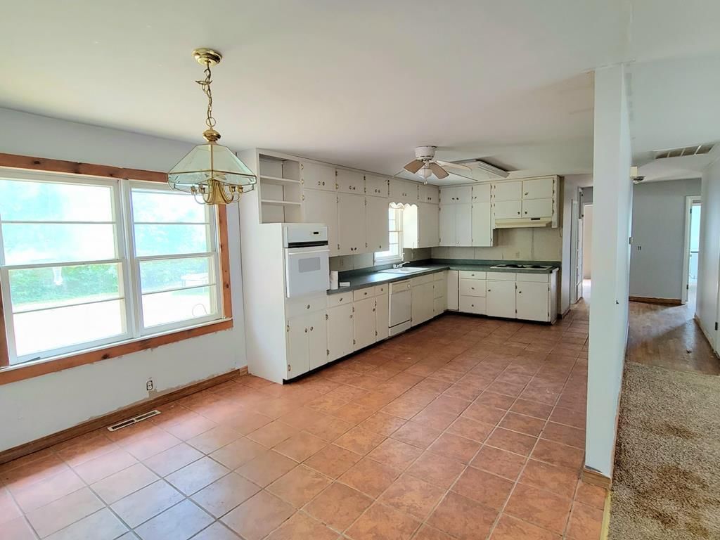 221 Taylor Road — photo 6