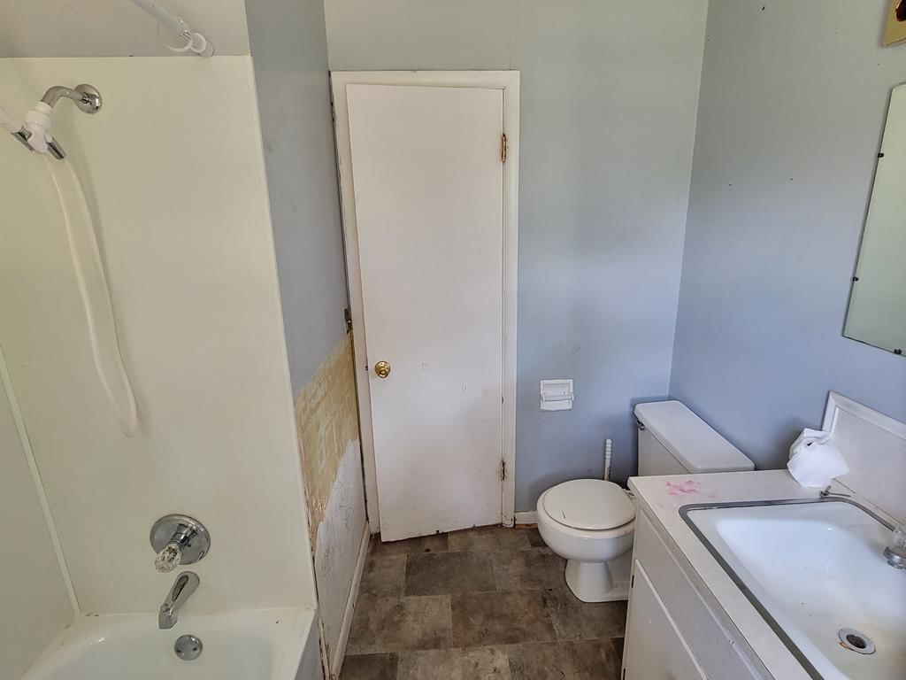 221 Taylor Road — photo 10