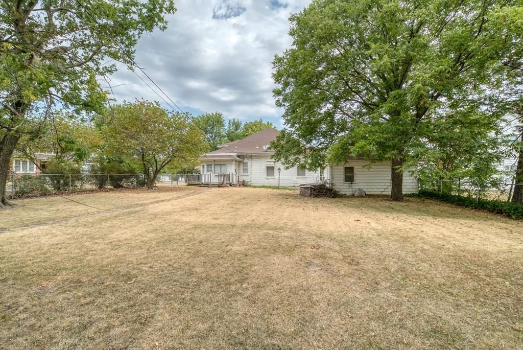 323 W Davis Drive — photo 18