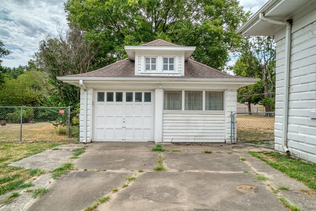 323 W Davis Drive — photo 19