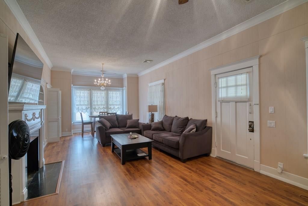 323 W Davis Drive — photo 7