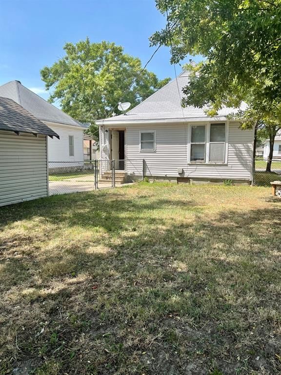 2708 Crawford N/A — photo 17