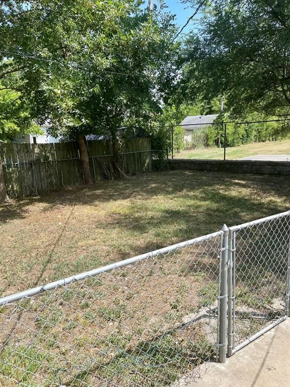2708 Crawford N/A — photo 18