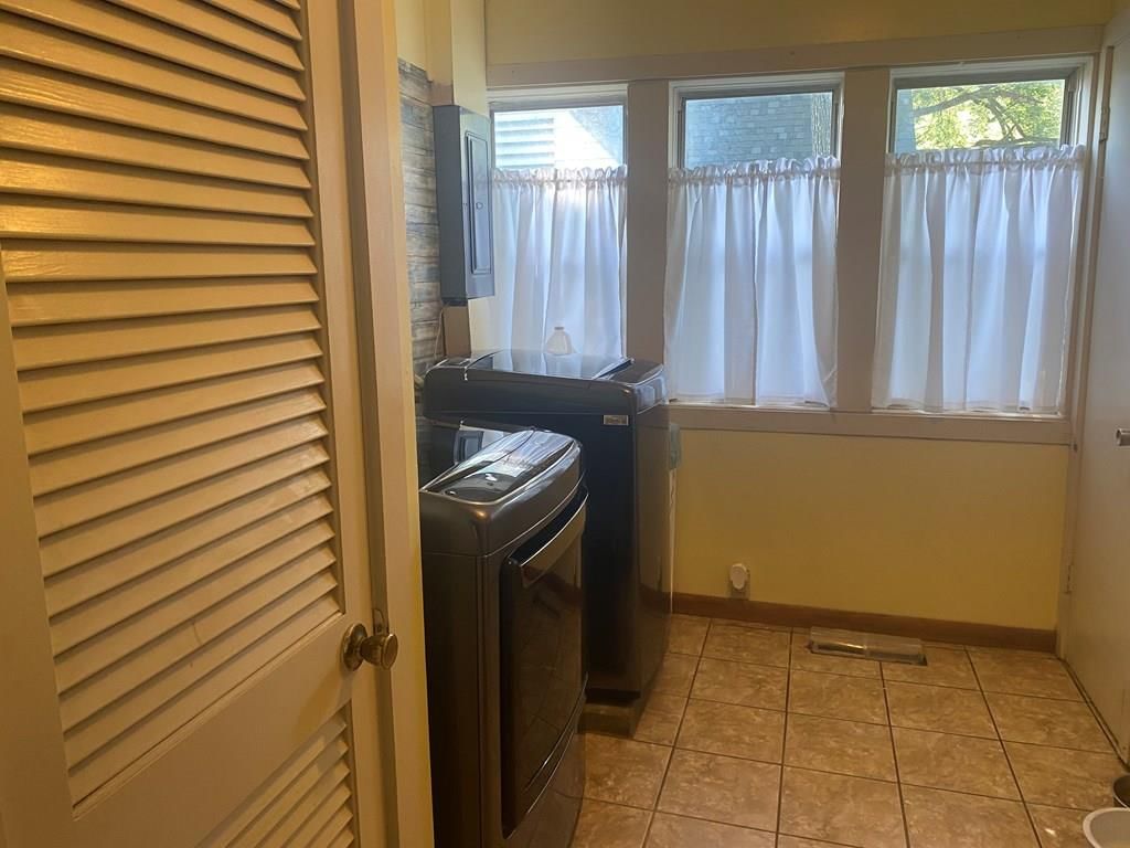 709 E Main N/A — photo 11