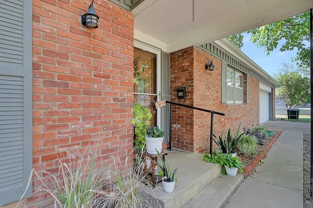 1107 30th Drive — photo 3