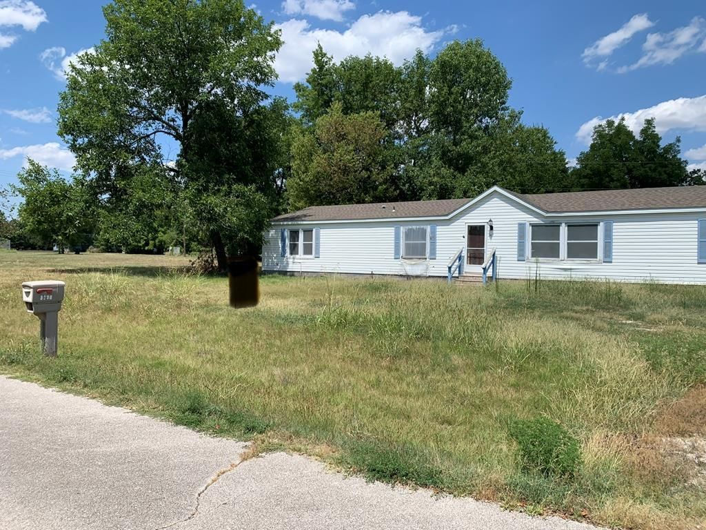 2417 Thornton Avenue — photo 2
