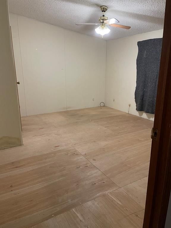 2417 Thornton Avenue — photo 23