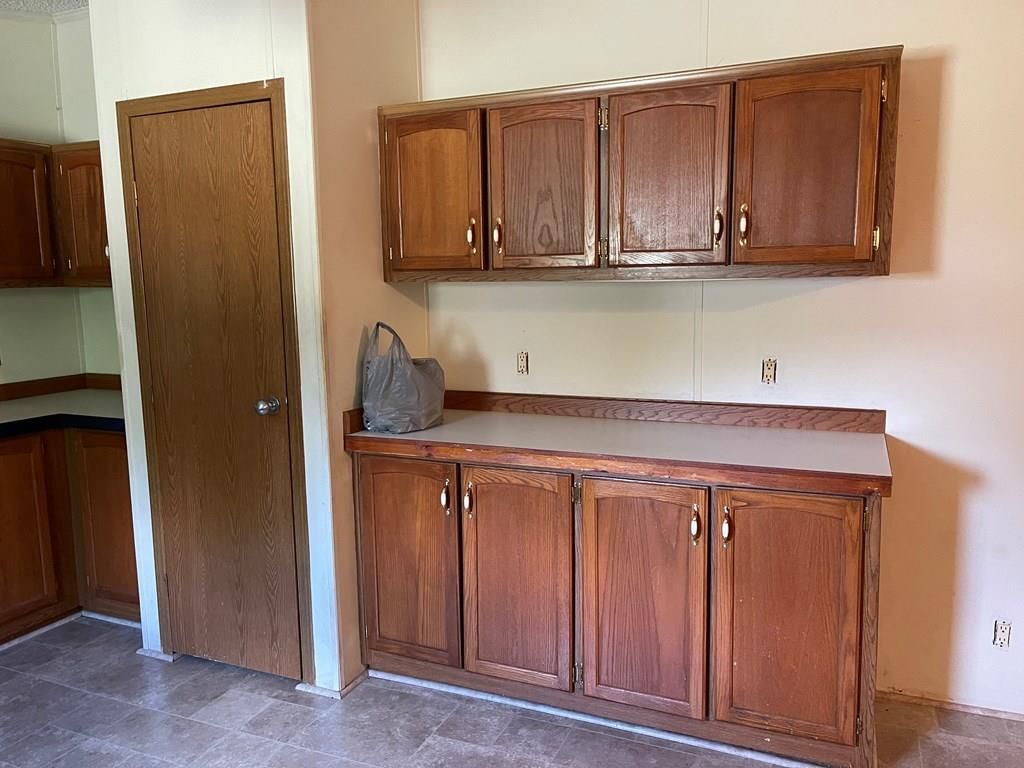 2417 Thornton Avenue — photo 8