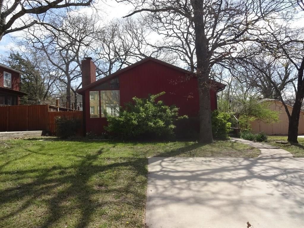 1034 N Park Boulevard — photo 2