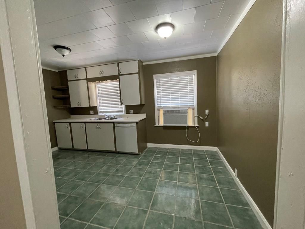 616 W Riley N/A — photo 11