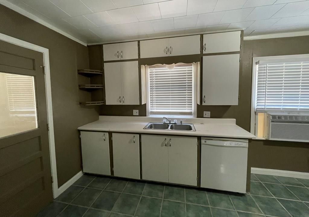 616 W Riley N/A — photo 7