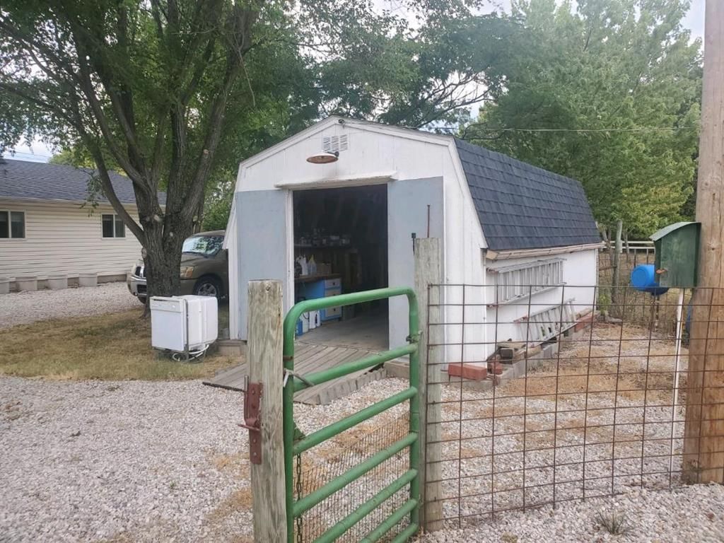 1002 N Kansas N/A — photo 20