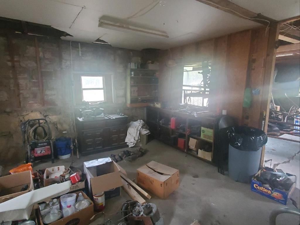 1002 N Kansas N/A — photo 26
