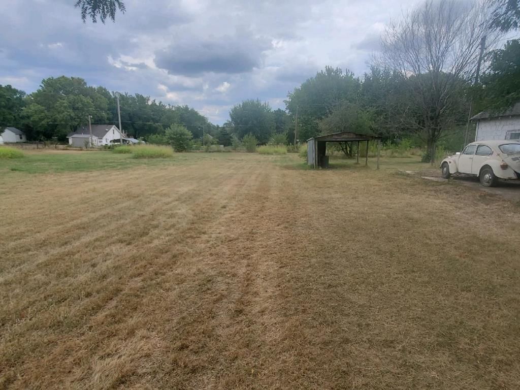 1002 N Kansas N/A — photo 27