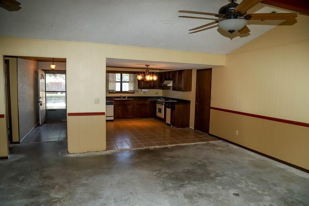 307 N Edgewood Drive — photo 11