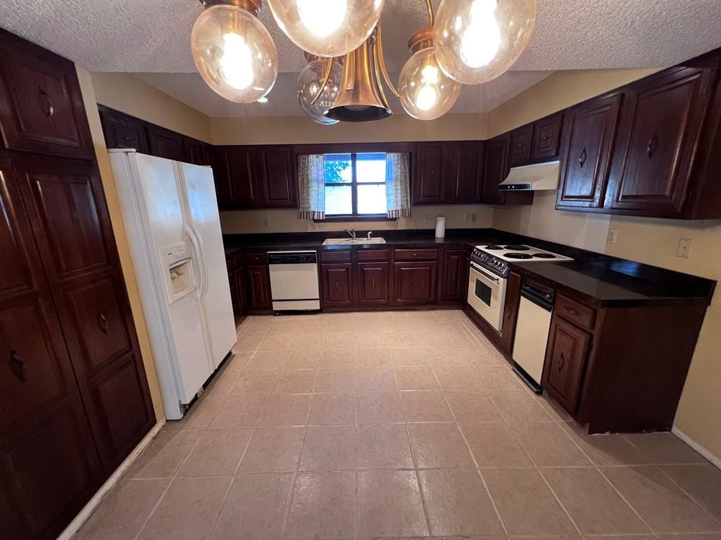 307 N Edgewood Drive — photo 12