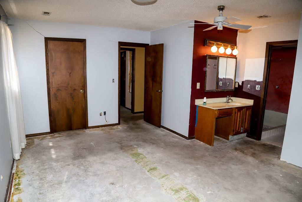307 N Edgewood Drive — photo 39