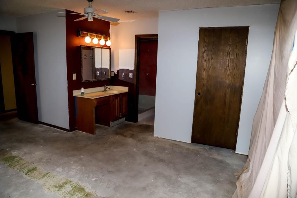 307 N Edgewood Drive — photo 40