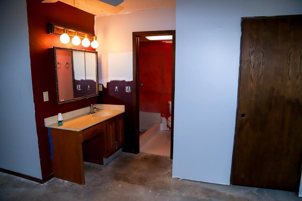 307 N Edgewood Drive — photo 41