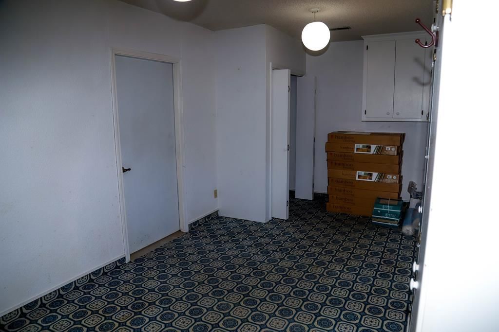 307 N Edgewood Drive — photo 43