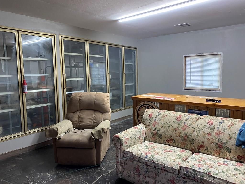 301 Hibbard N/A — photo 9