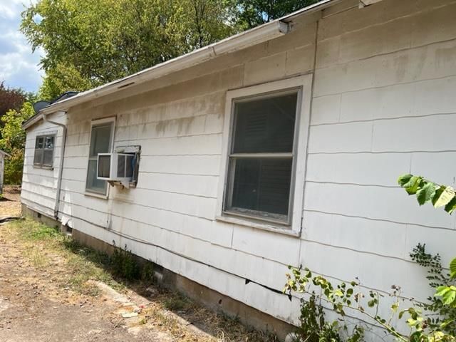 1313 W 9th Street — photo 8