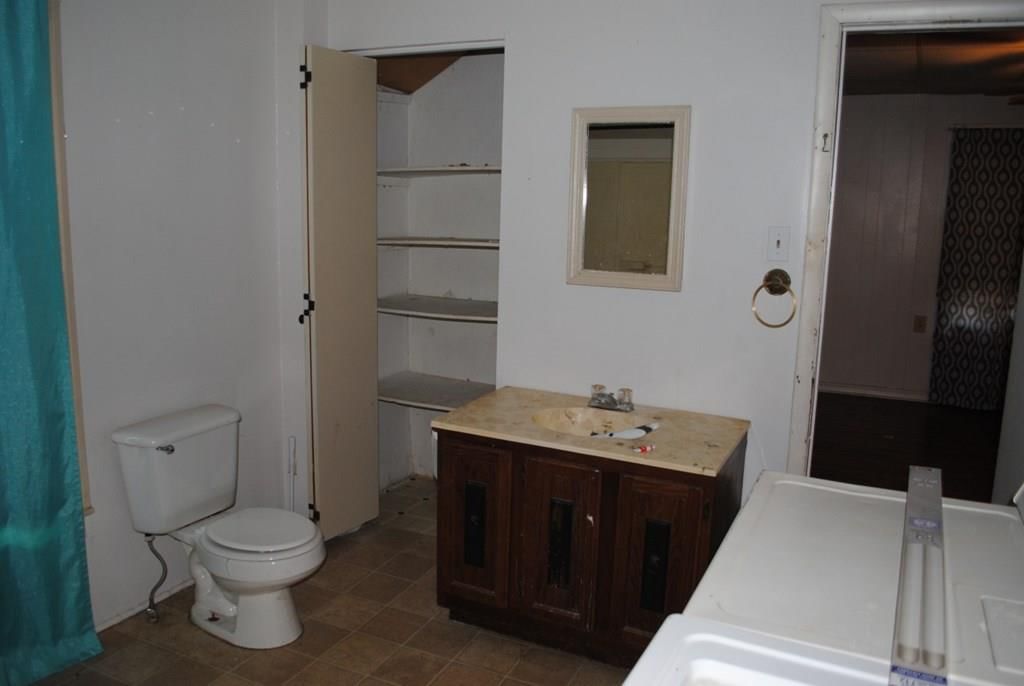 611 E Poplar N/A — photo 16