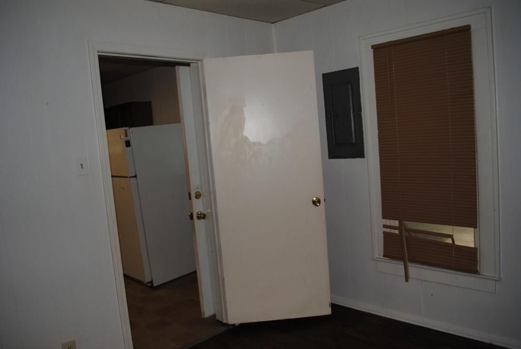 611 E Poplar N/A — photo 18