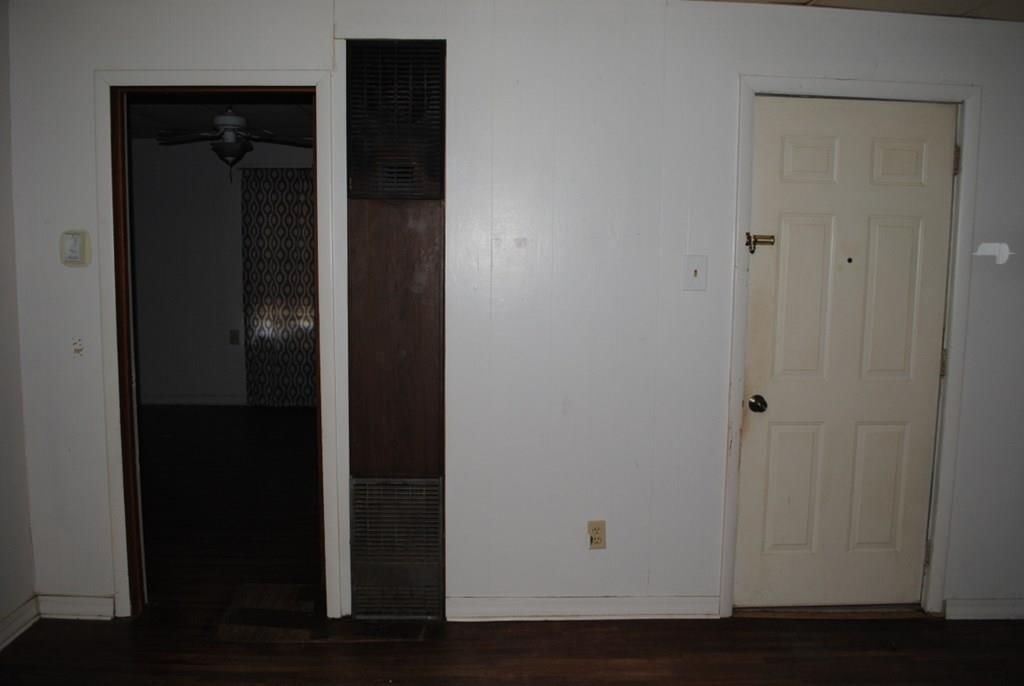 611 E Poplar N/A — photo 9