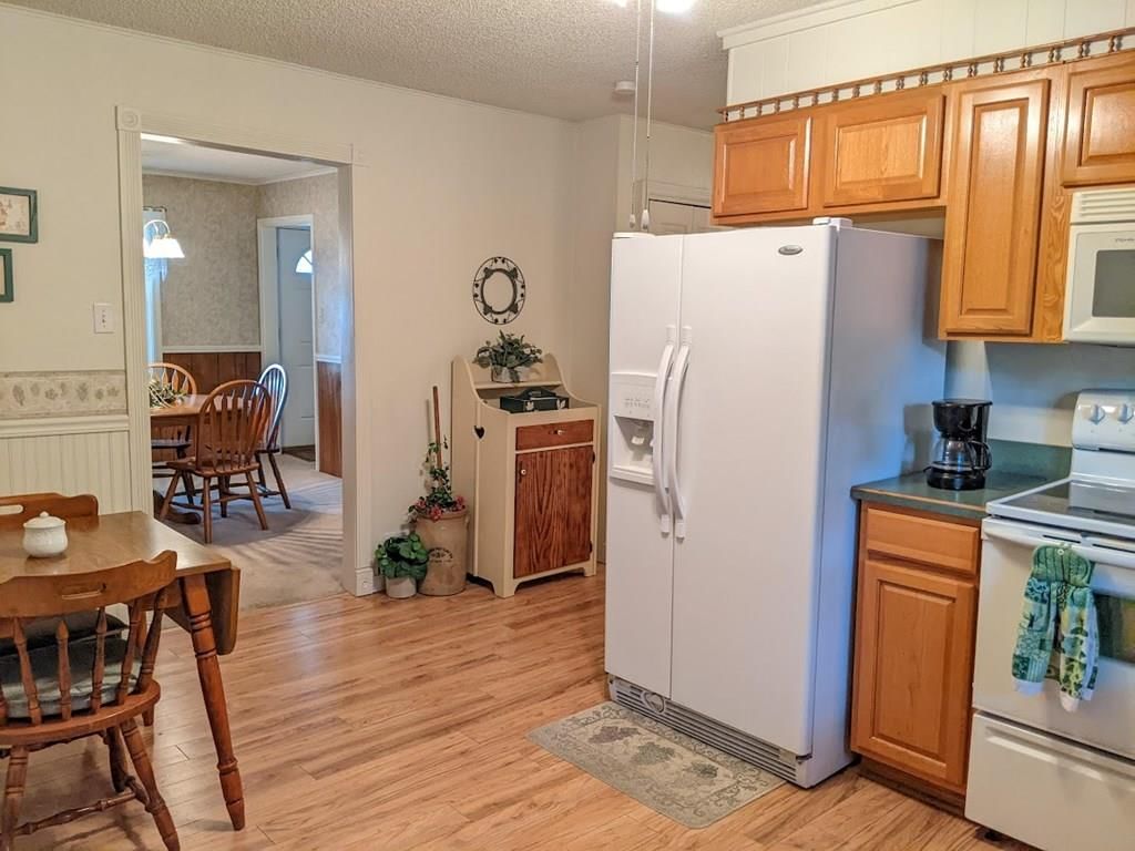 605 W Oak Street — photo 13