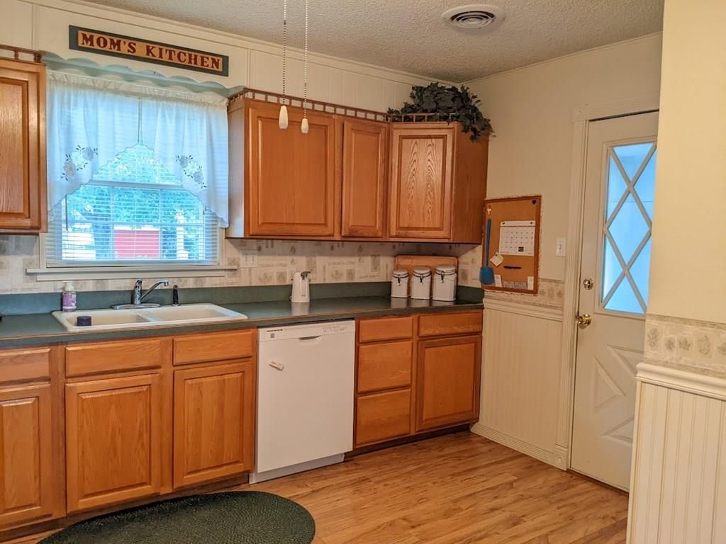 605 W Oak Street — photo 16