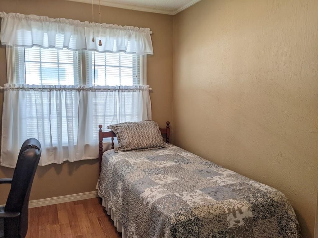 605 W Oak Street — photo 42