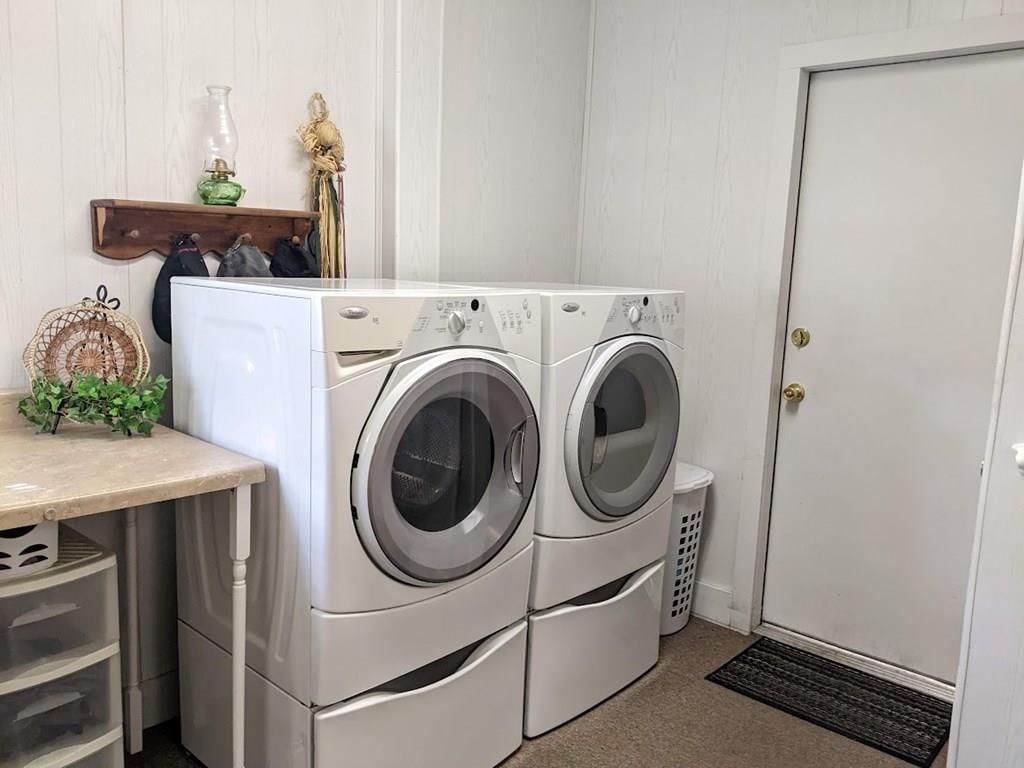 605 W Oak Street — photo 45