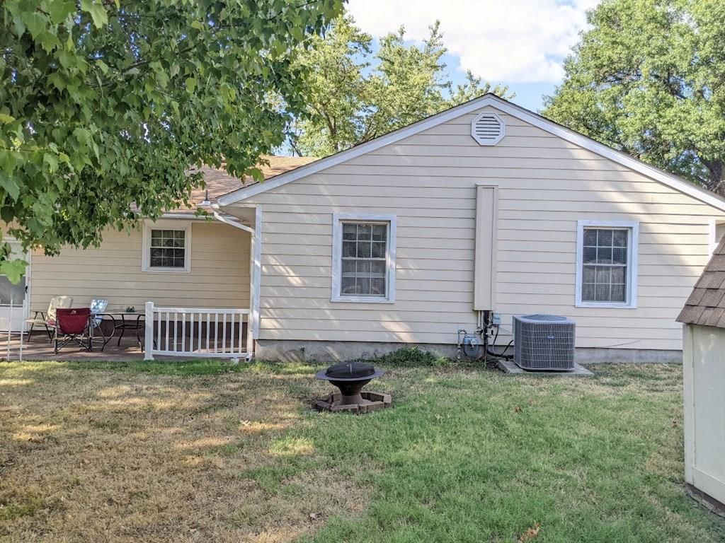 605 W Oak Street — photo 57