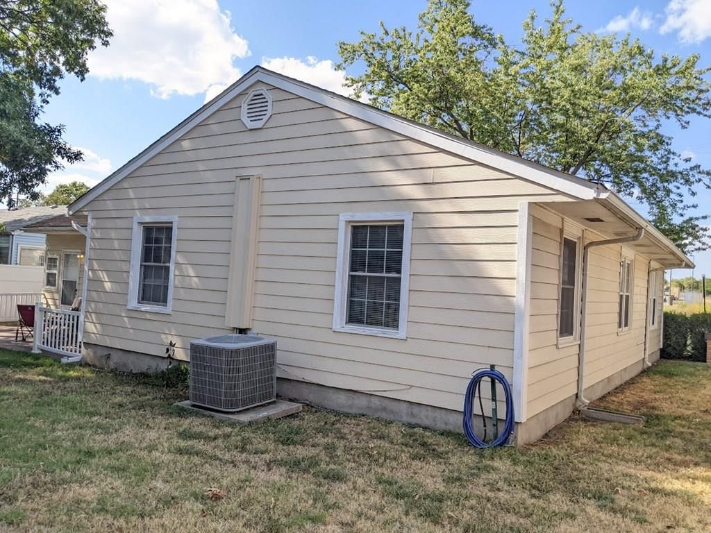 605 W Oak Street — photo 59