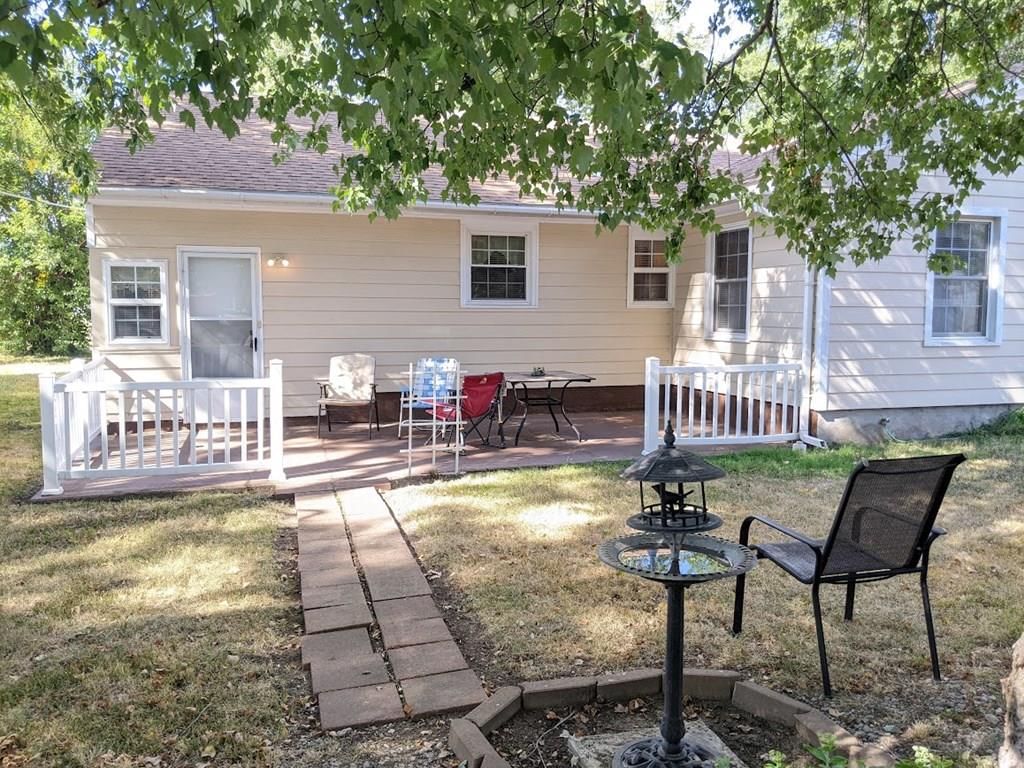 605 W Oak Street — photo 62