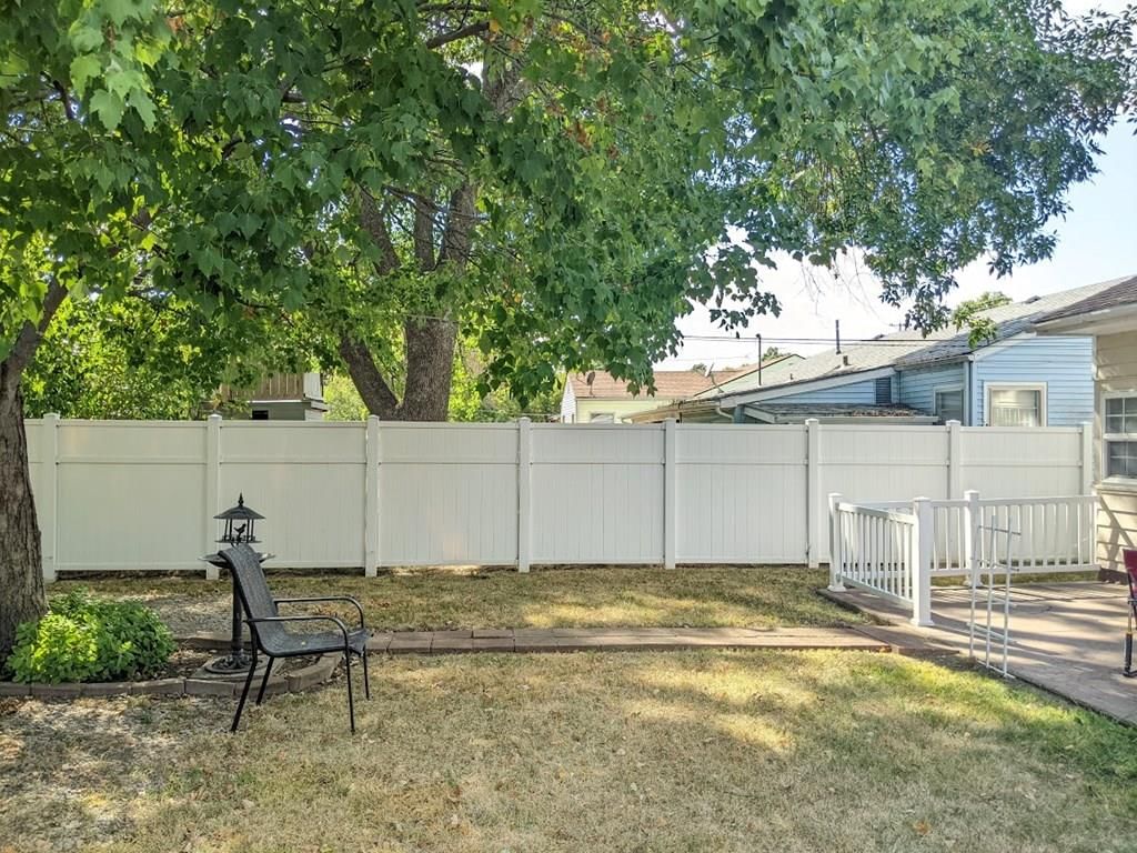 605 W Oak Street — photo 63