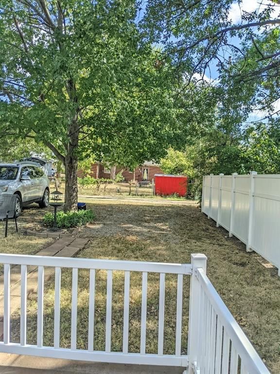 605 W Oak Street — photo 66