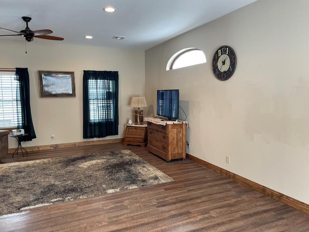 211 S Buckeye N/A — photo 13