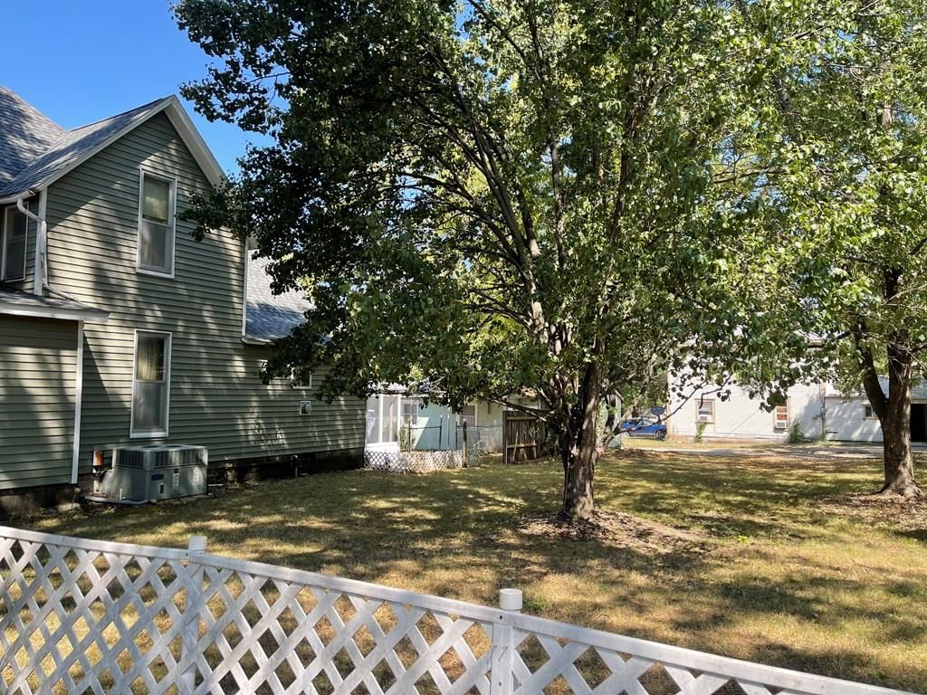 330 W 3rd Street — photo 3