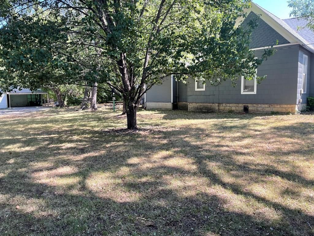 330 W 3rd Street — photo 35