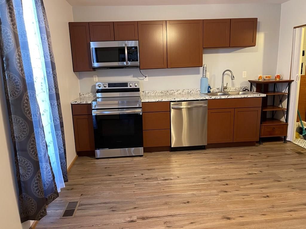 330 W 3rd Street — photo 6