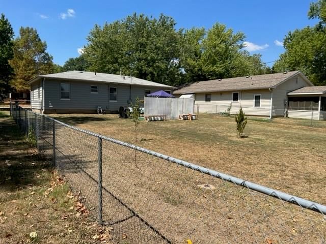 103 S Highland Road — photo 41